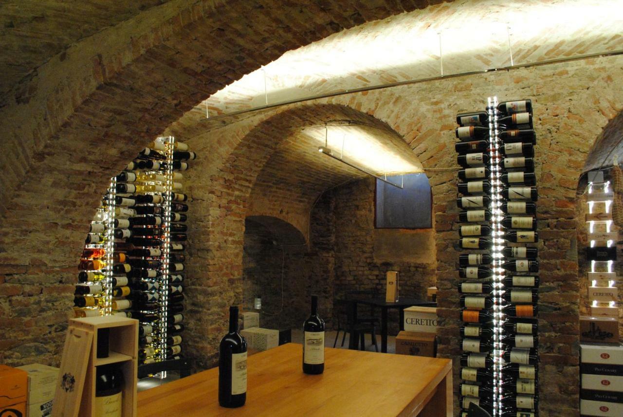 Vinoteca La Sacrestia Bed & Breakfast Alba  Exterior foto